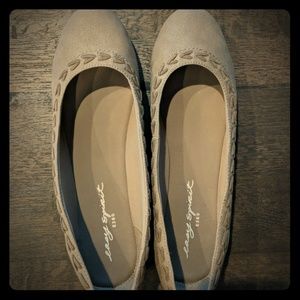 Easy Spirit Flats